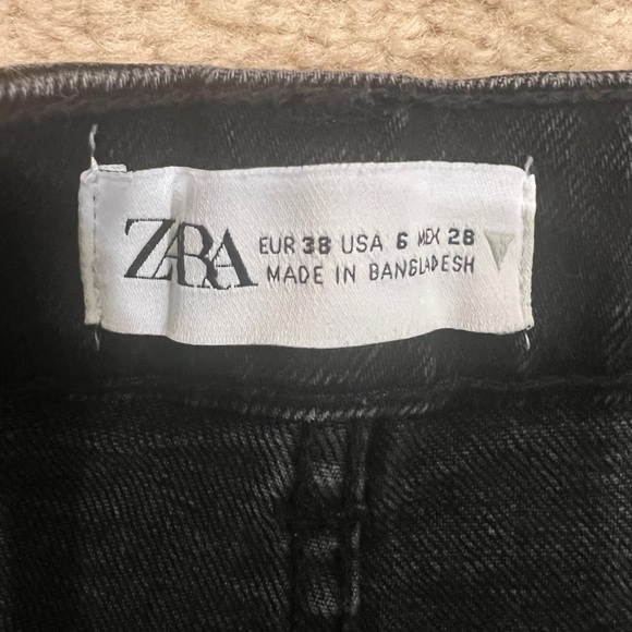 Zara black jean shorts - Picture 2 of 2